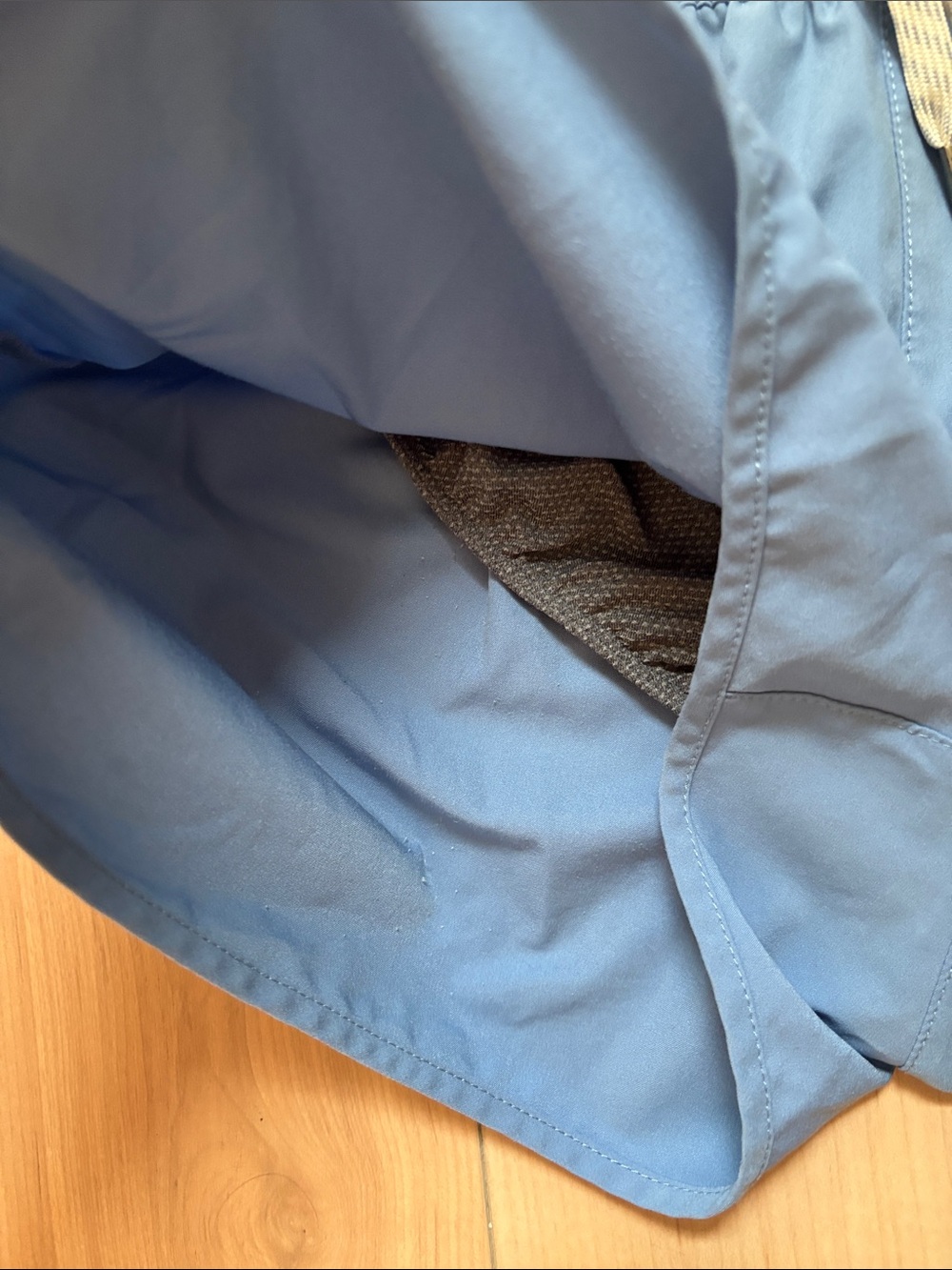 Vuori Clementine 2.0 2.5” Shorts. Size Small. Oasis Blue - Picture 2 of 4